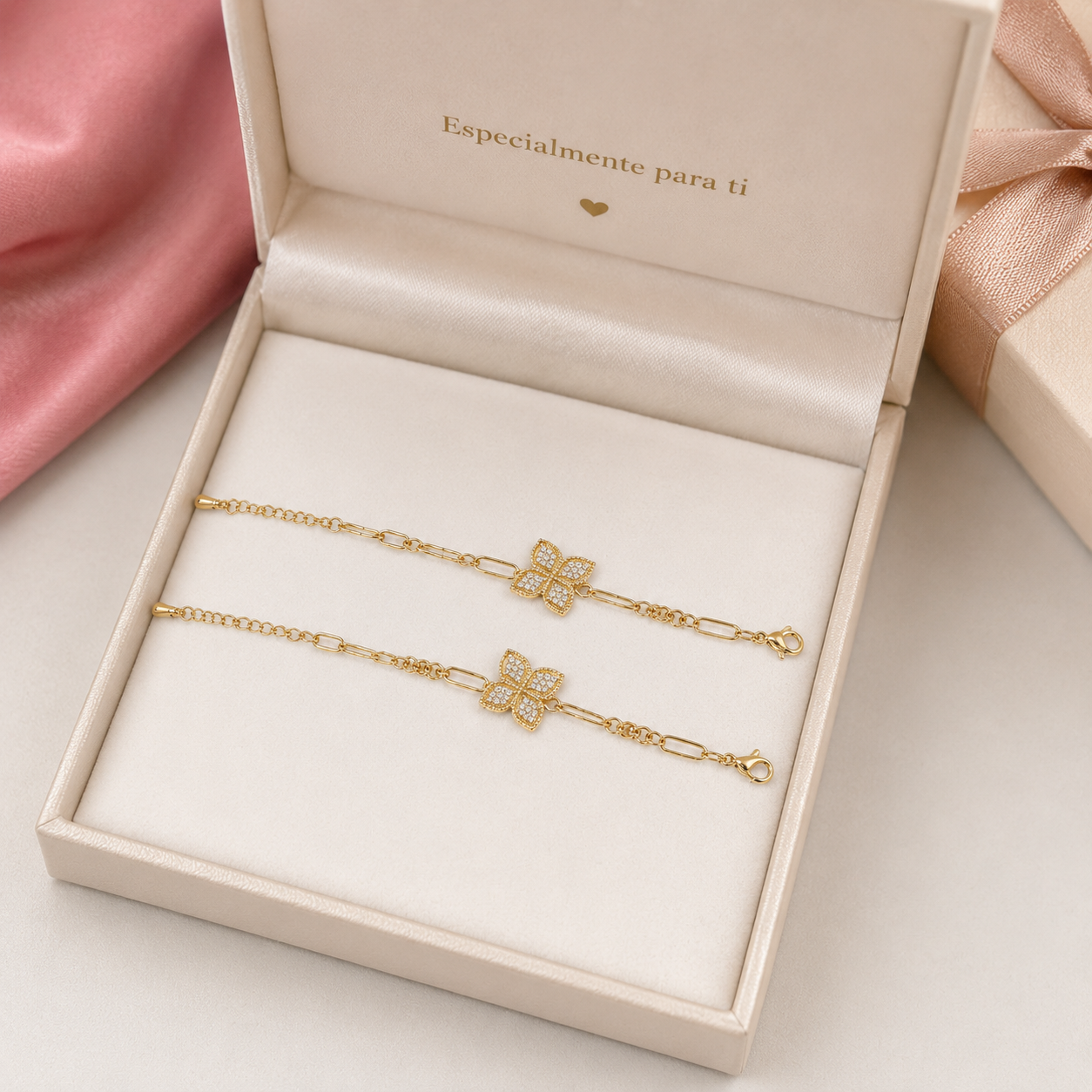 Lunara Clover Charm Bracelet
