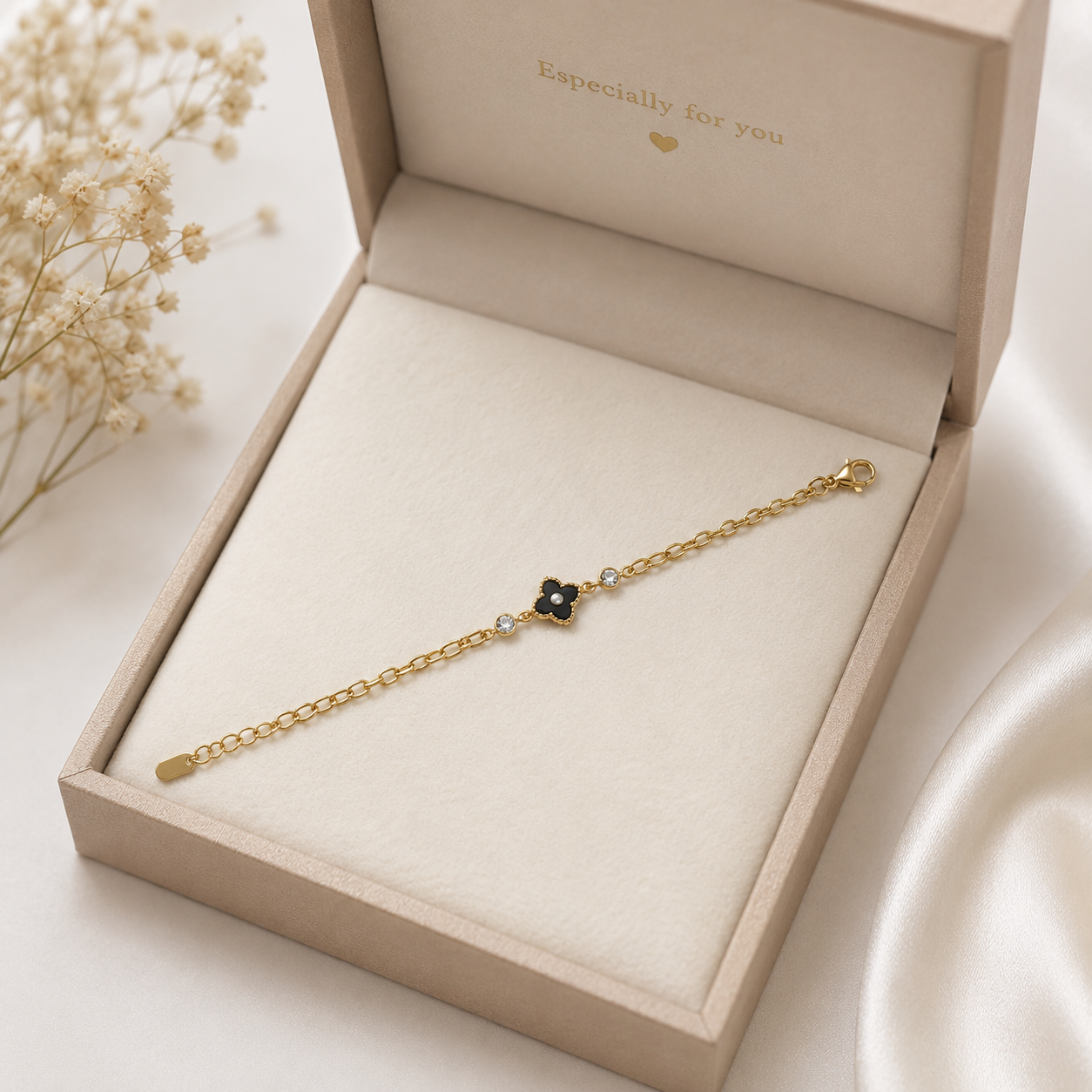 Lunara Clover Charm Bracelet