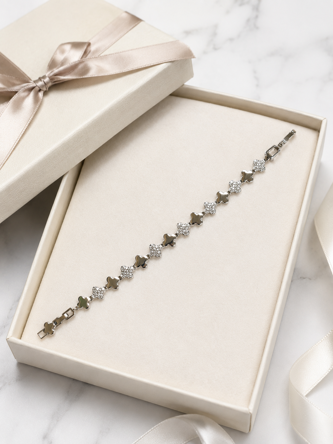 Silver Clover Luxe Bracelet