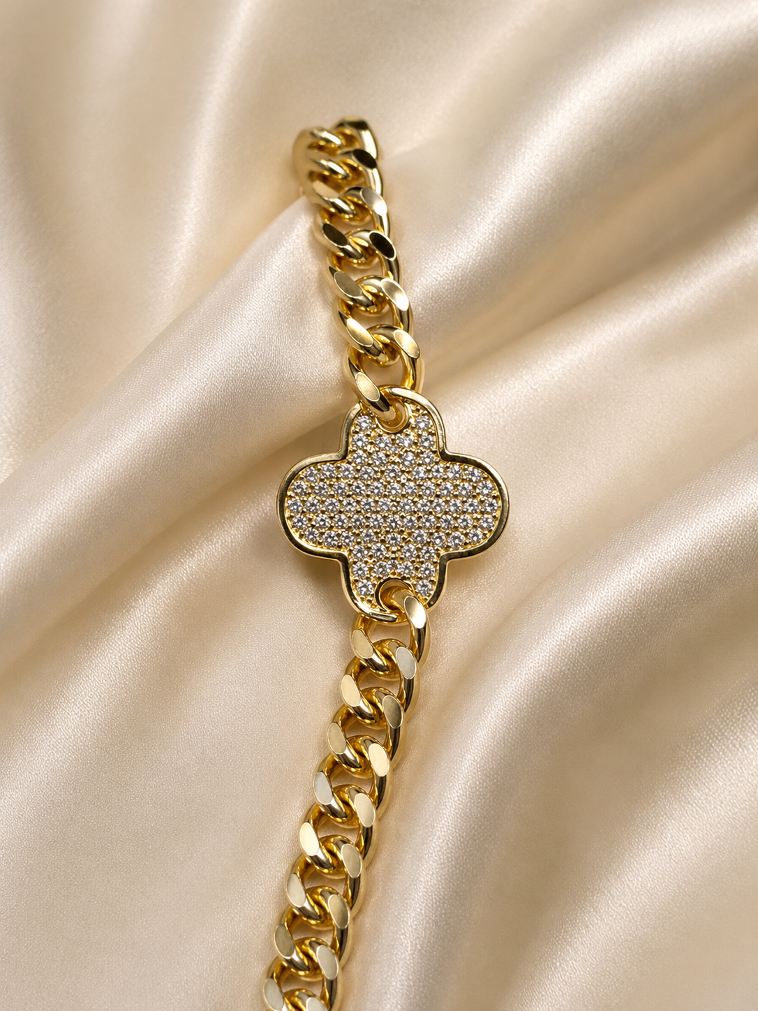 Lunara Clover Pavé Cuban Bracelet