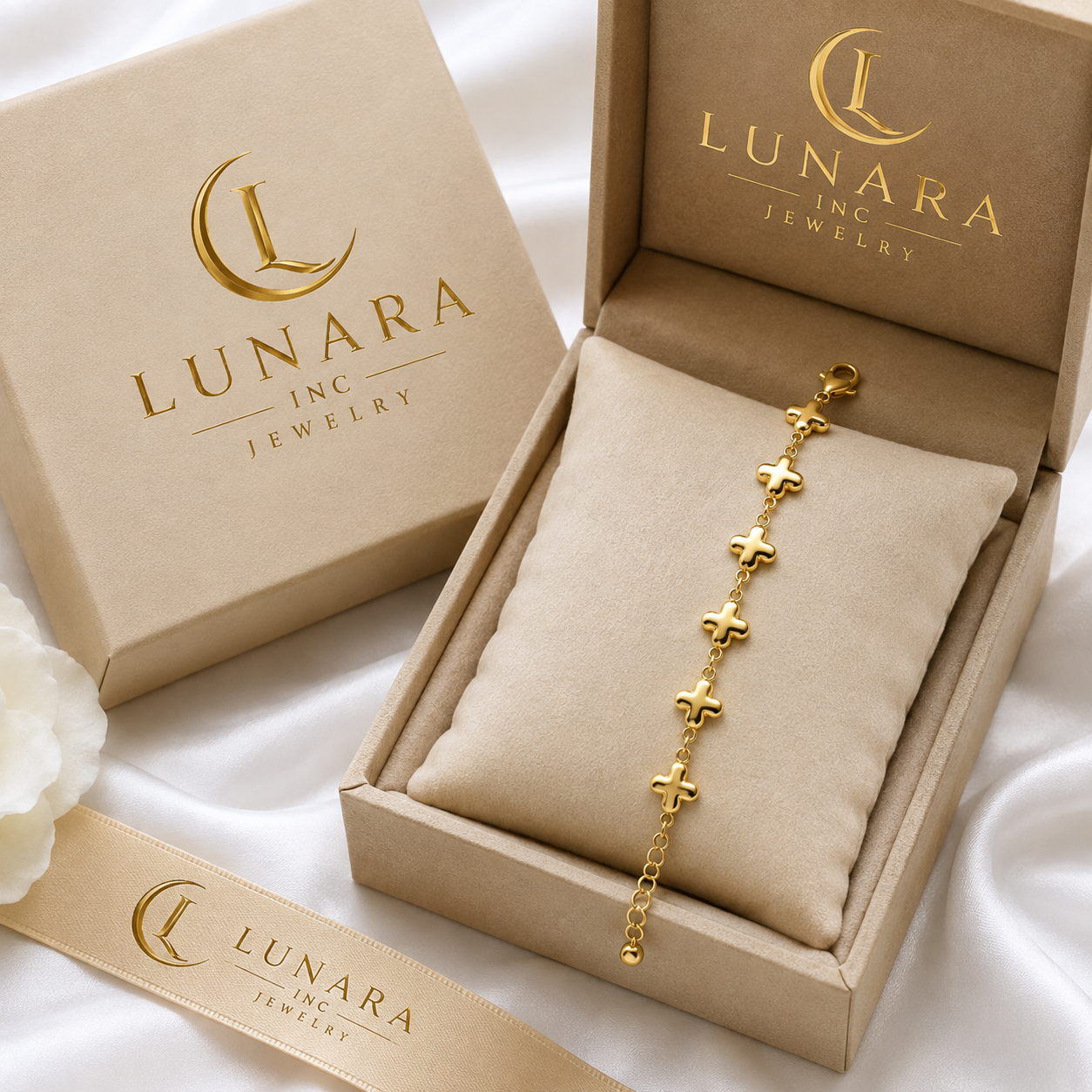 Gold Clover Charm Bracelet – Adjustable Four-Leaf Clover Bracelet for Women