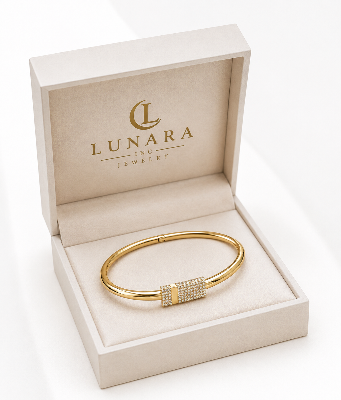 β¨ Crystal Lock Gold Bangle