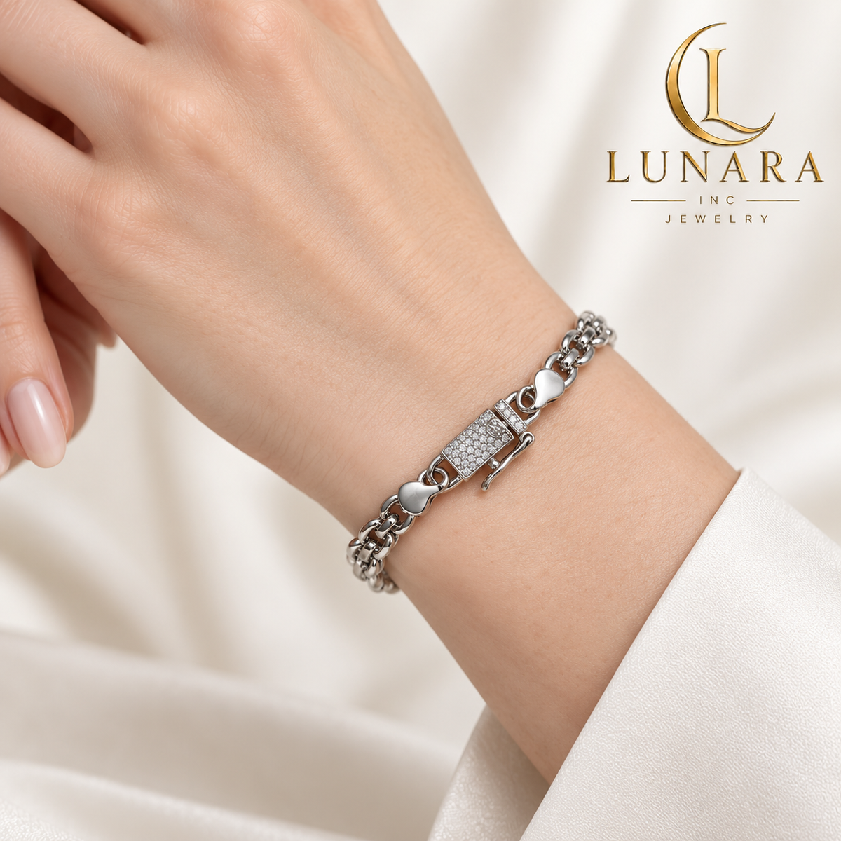 Silver Elegance Bracelet with Pavé Box Clasp
