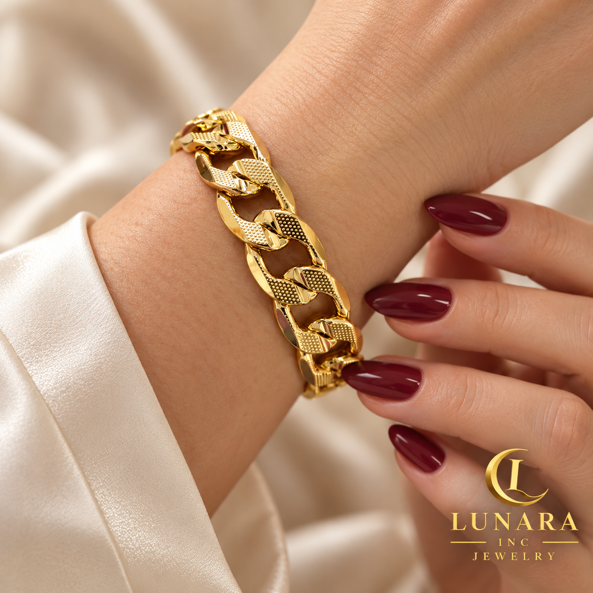 Textured Gold Cuban Link Bracelet