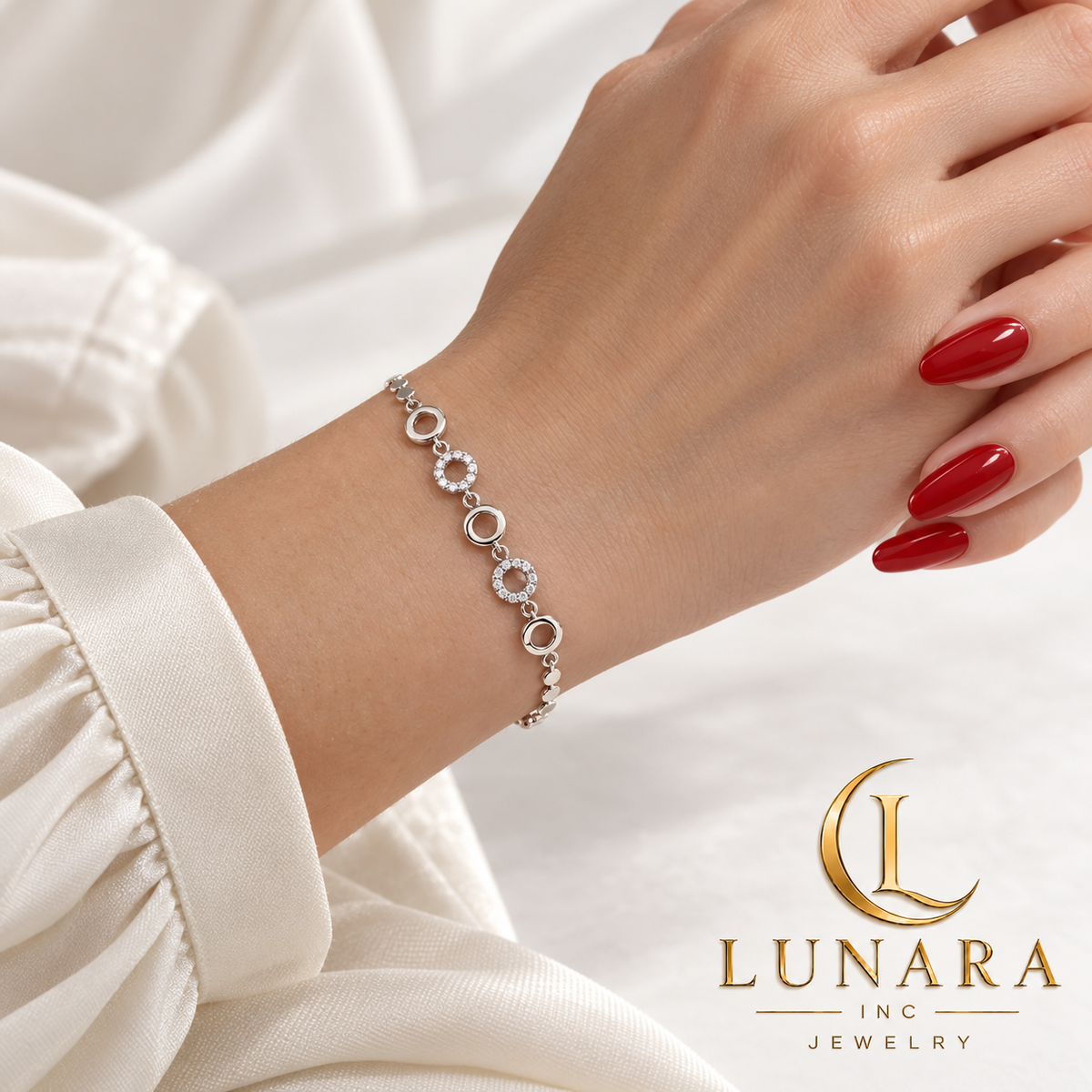 Silver Alternating Circle Bracelet