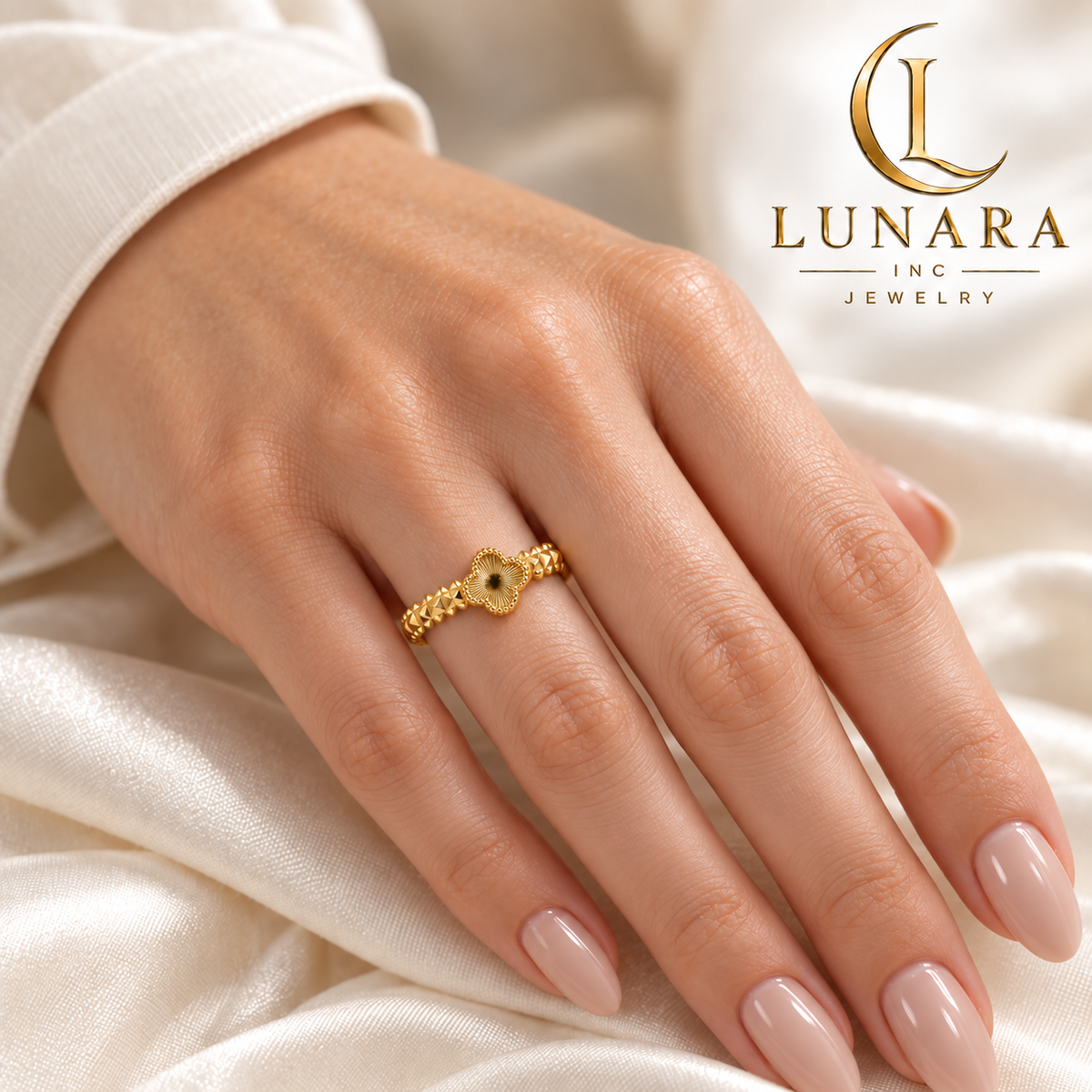 Gold-Tone Clover Ring with Textured Band