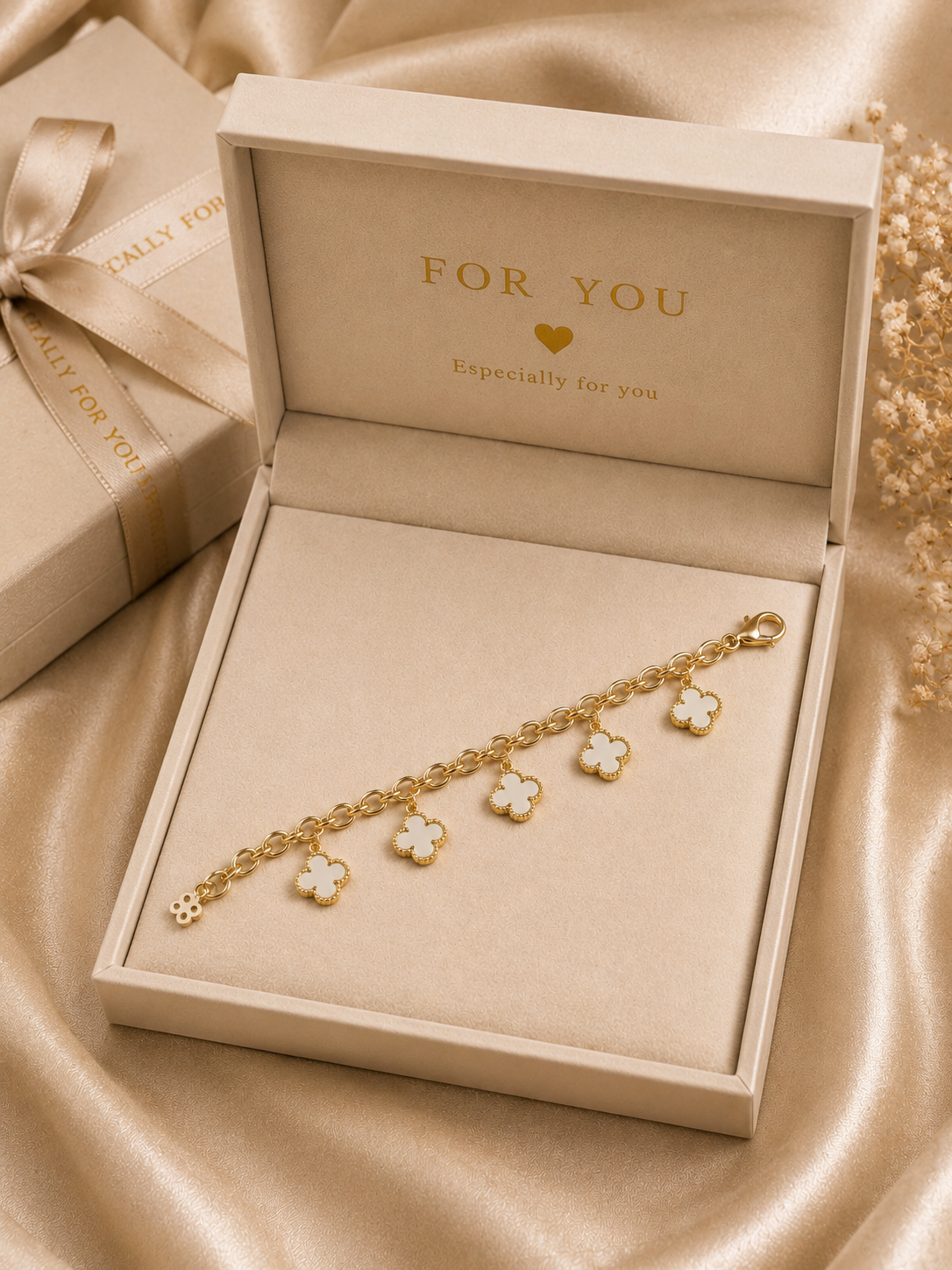 Lunara Clover Charm Bracelet