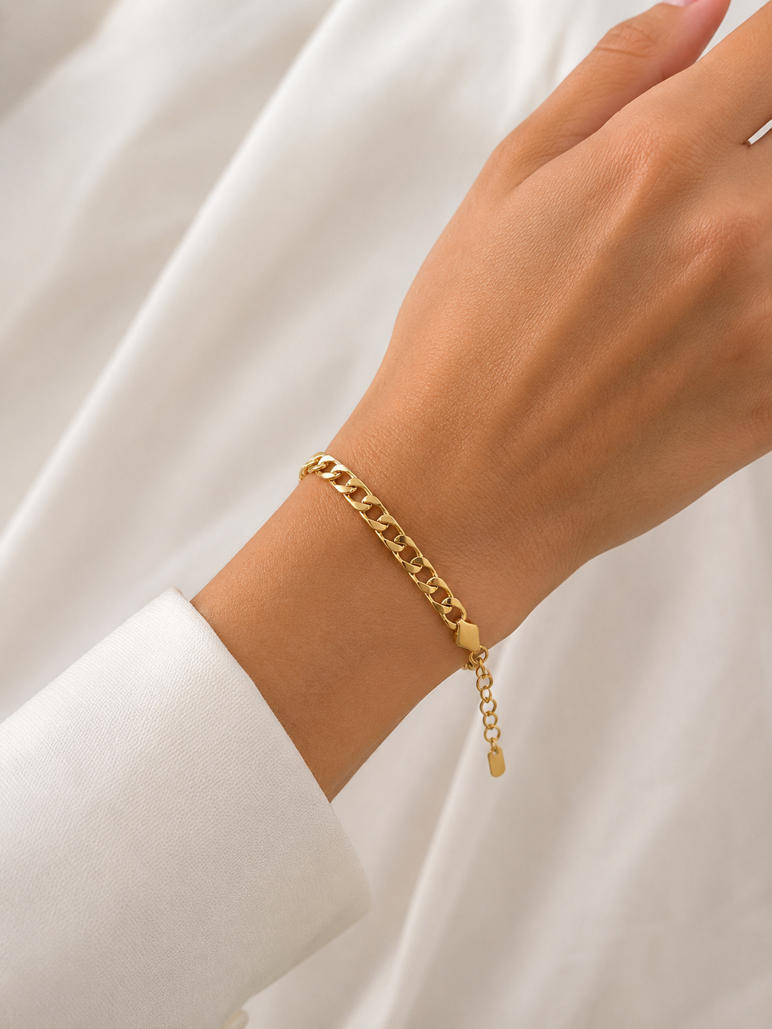 Lunara Flat Cuban Link Gold Bracelet