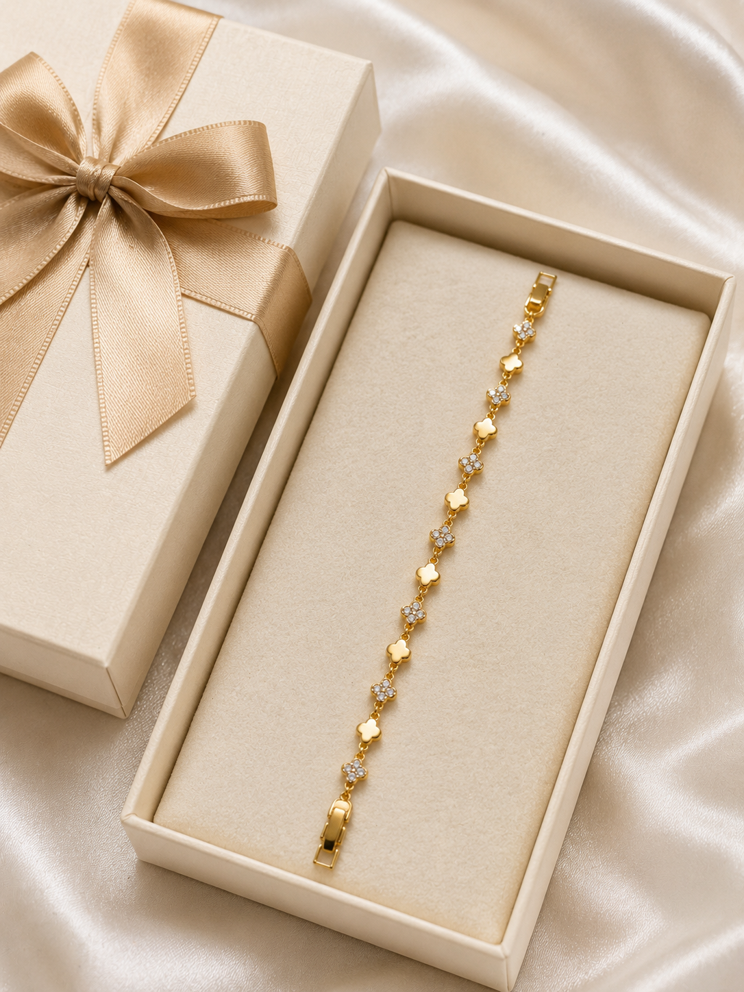 ✨ Golden Clover Spark Bracelet