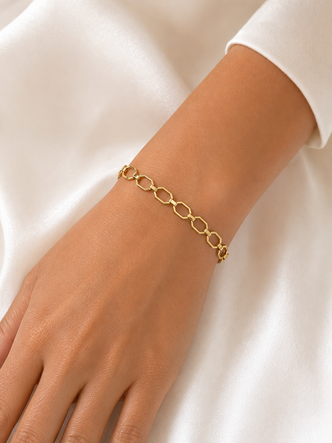 ✨ Golden Hex Link Bracelet