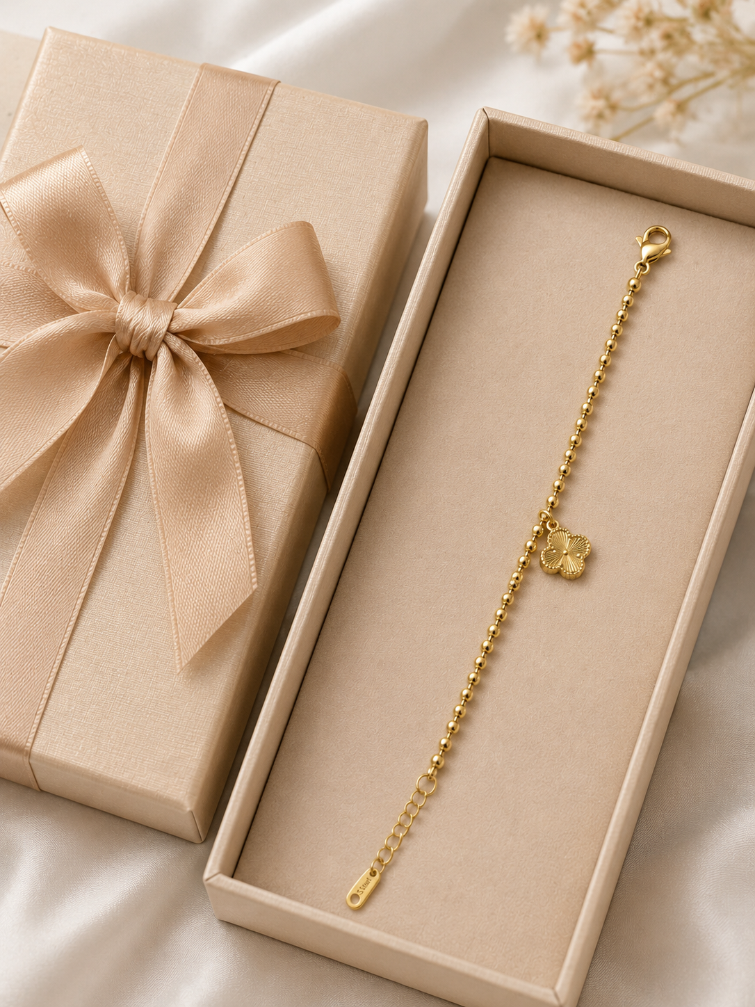 ✨ Golden Clover Bead Bracelet