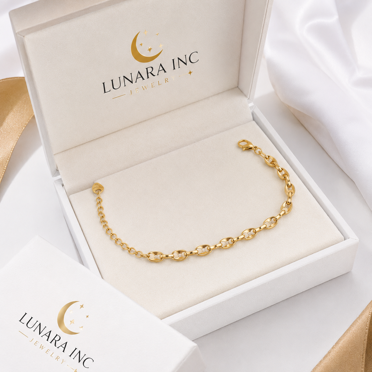 Lunara Pig Nose Link Bracelet