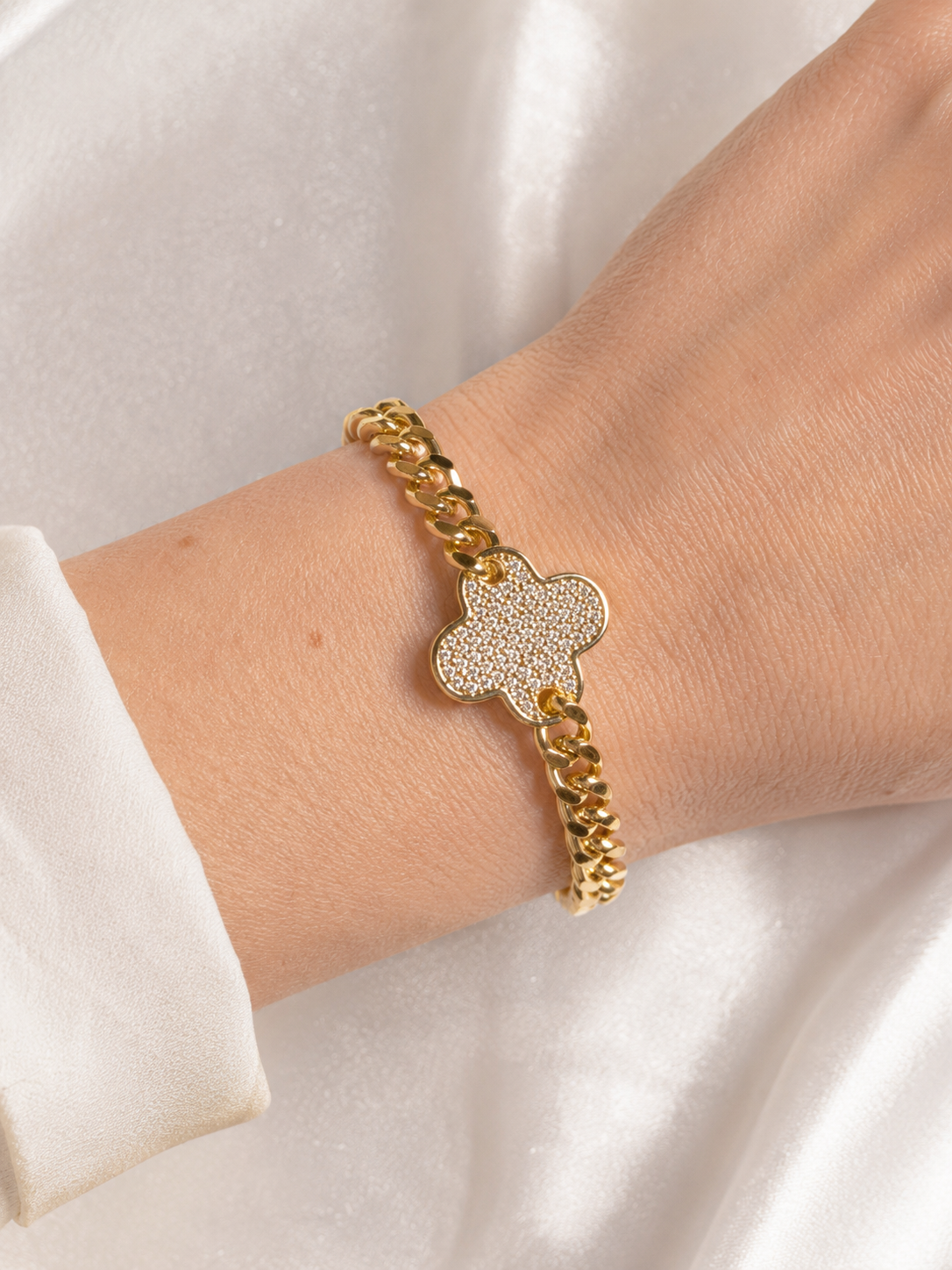 Lunara Clover Pavé Cuban Bracelet