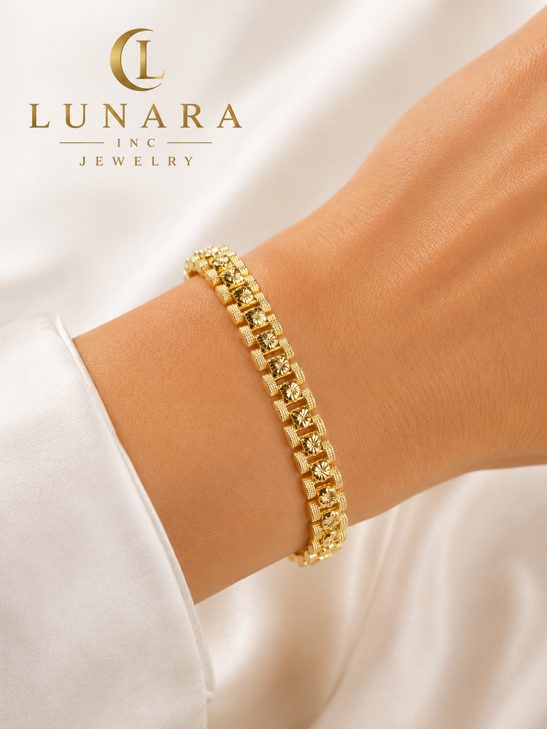 Lunara Floral Link Bracelet