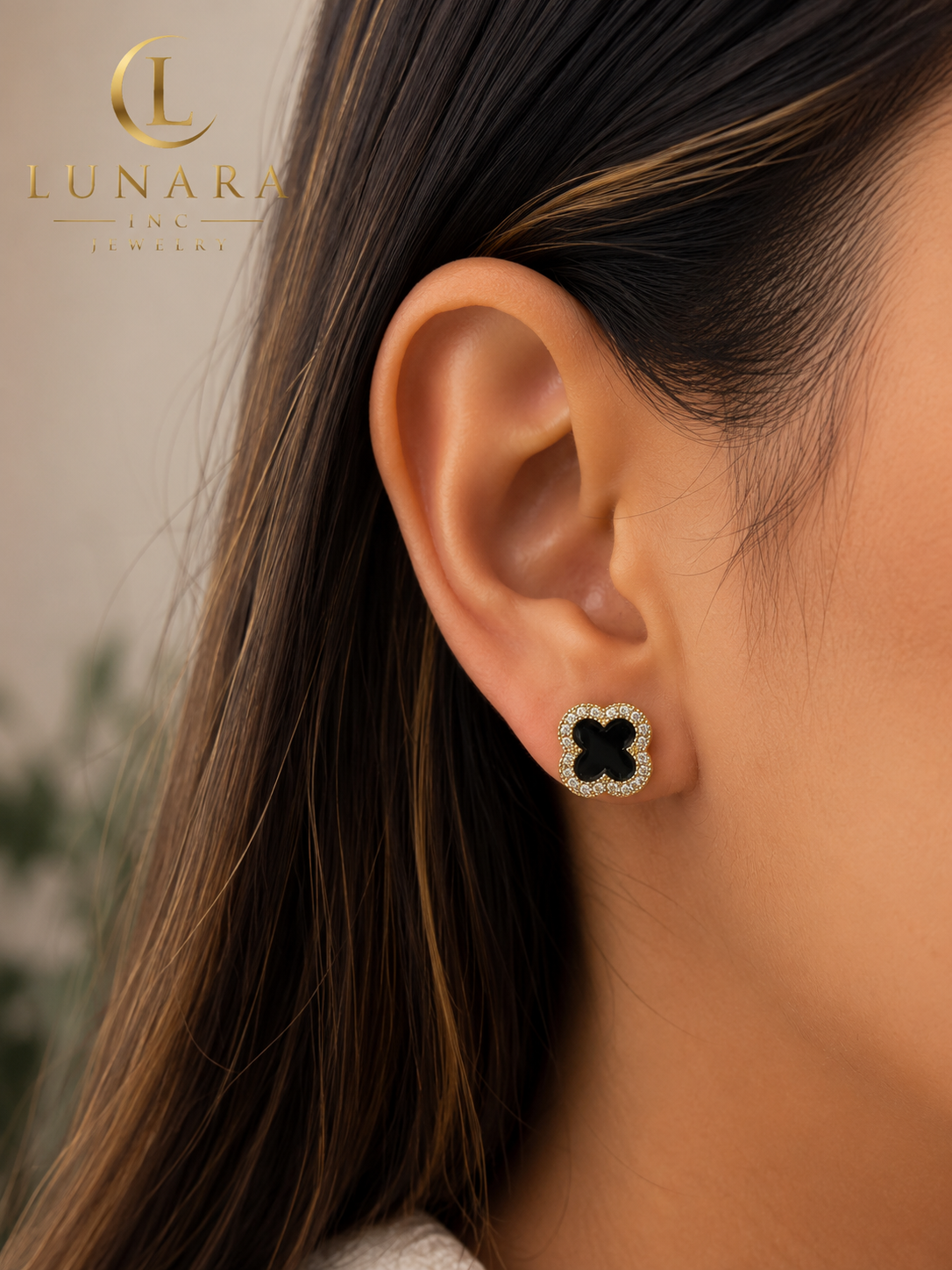 Lunara Clover Spark Stud Earrings