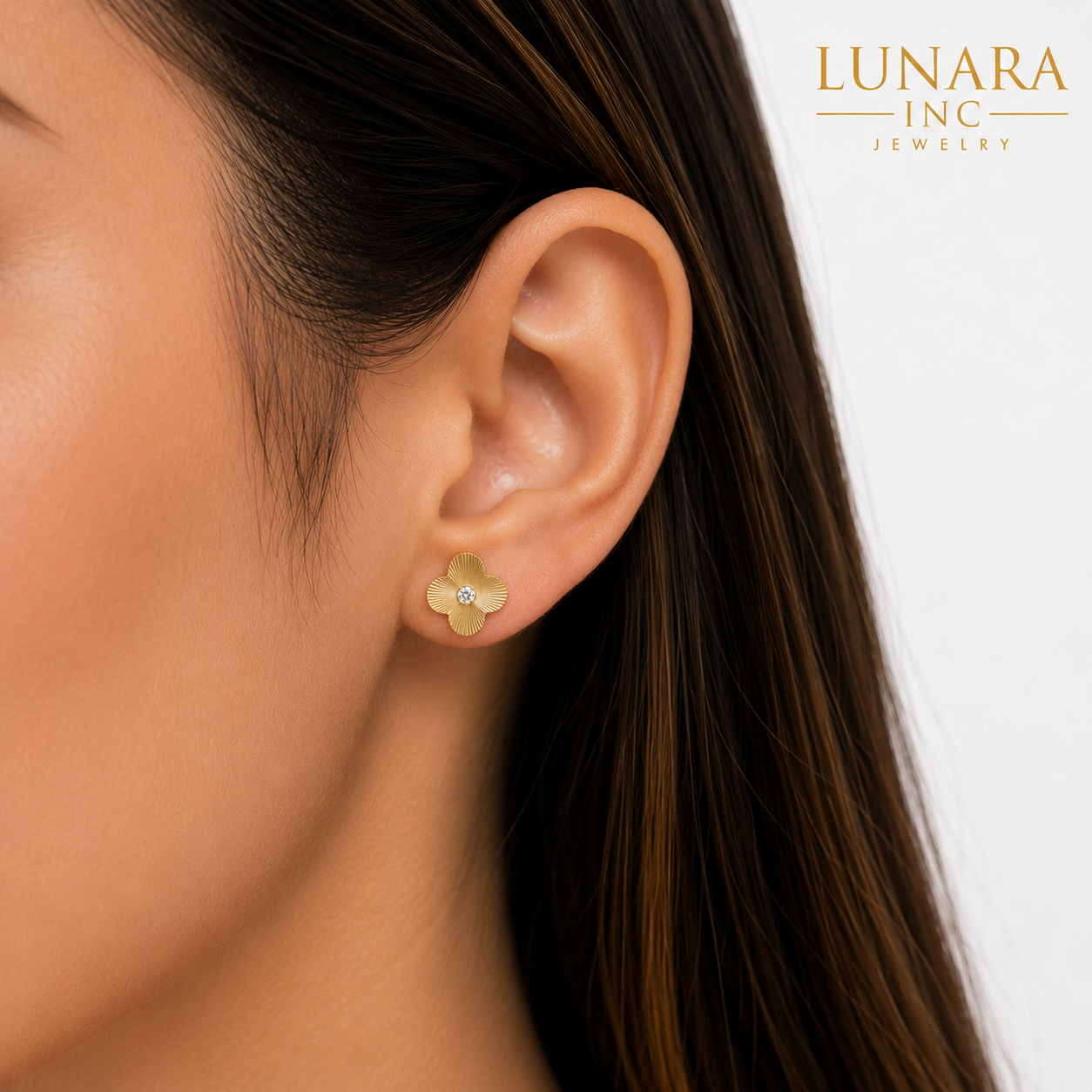 Lunara Clover Radiance Stud Earrings
