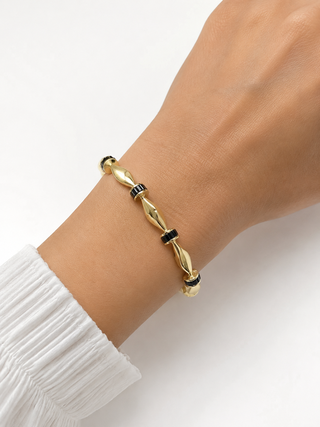 14K Gold Twisted Link Bracelet with Black Accents – Elegant Women’s Bracelet