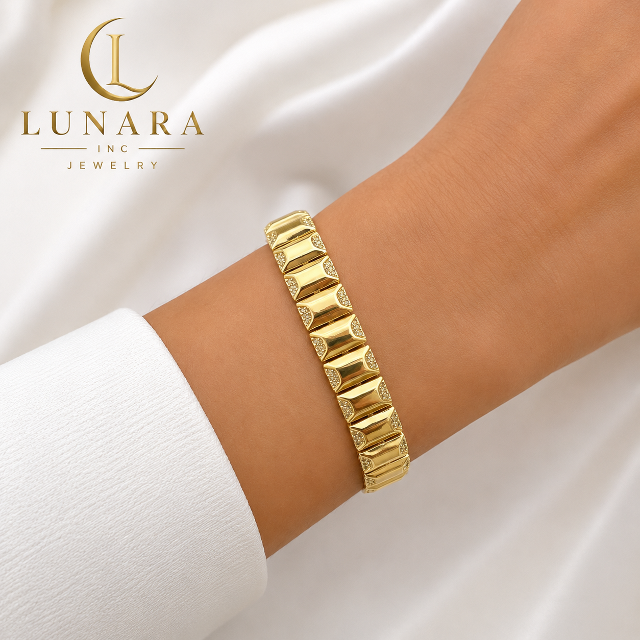 Lunara Gold Geometric Link Bracelet with Pavé Accents