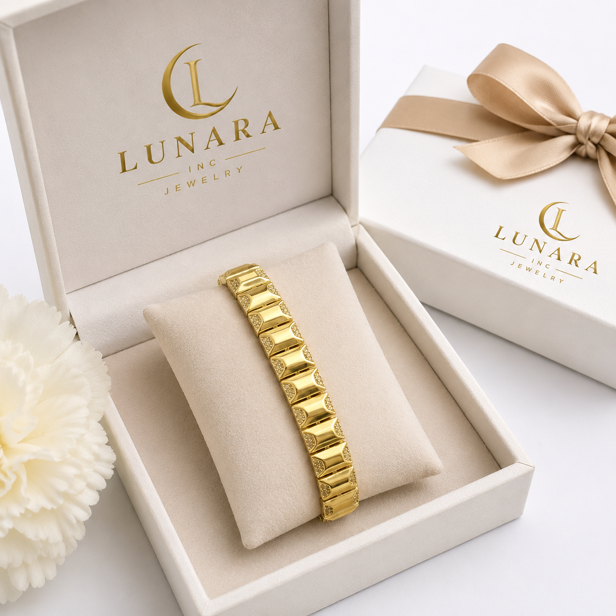 Lunara Gold Geometric Link Bracelet with Pavé Accents