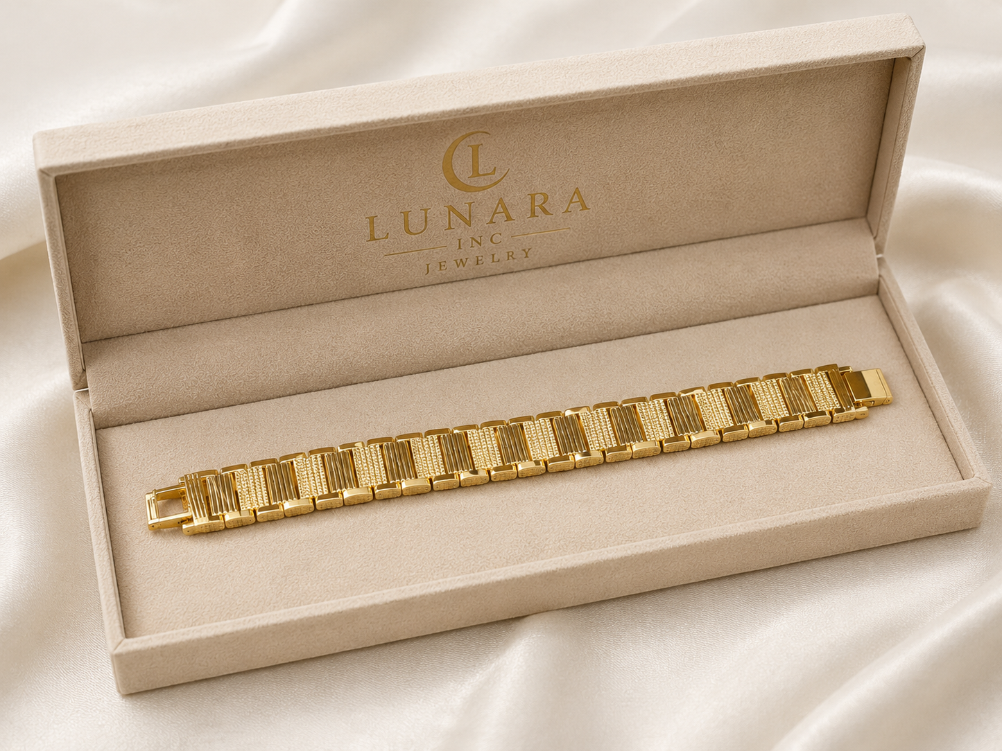 Classic Textured Gold Link Bracelet
