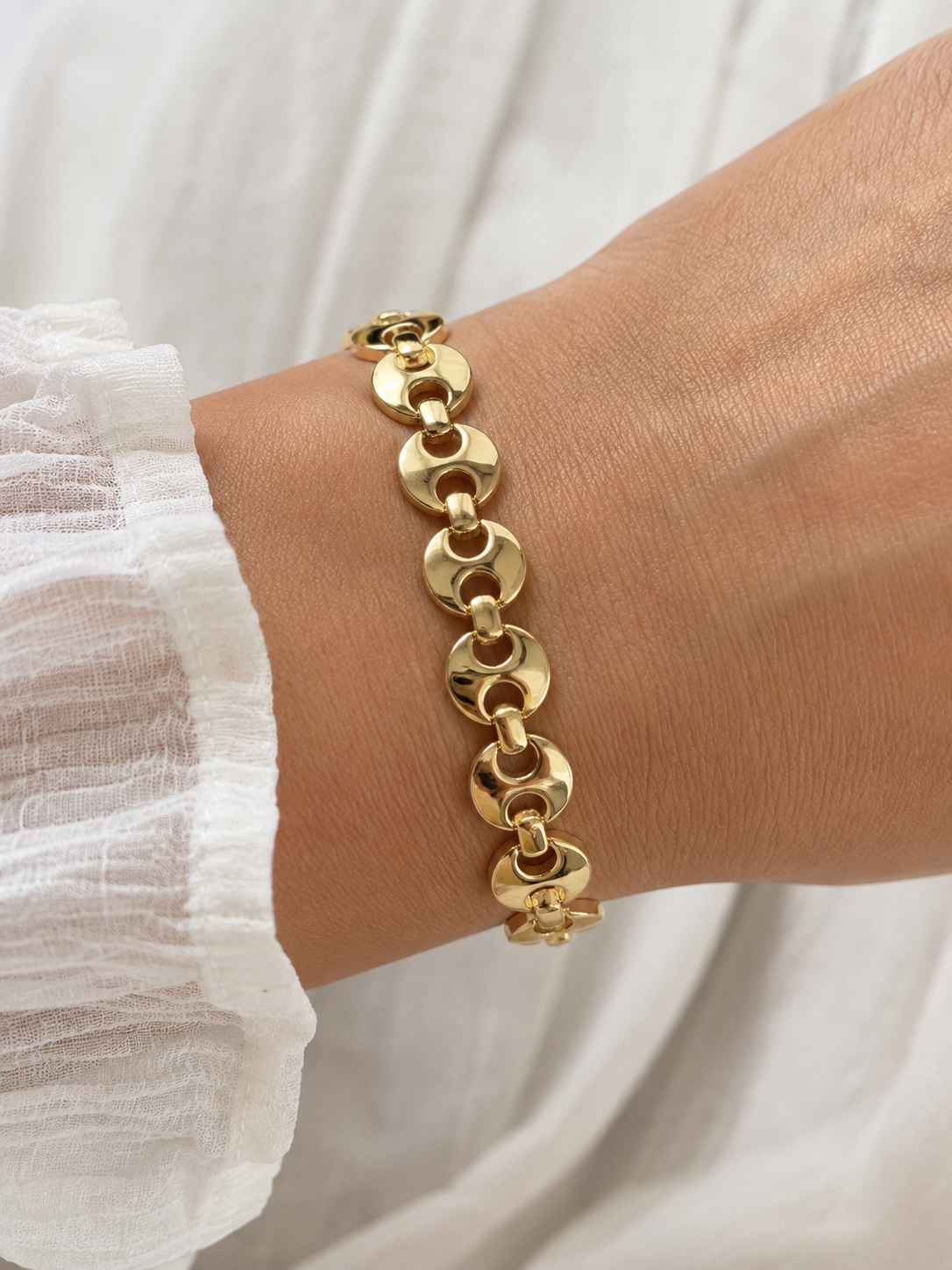 Modern Gold Disc Link Bracelet