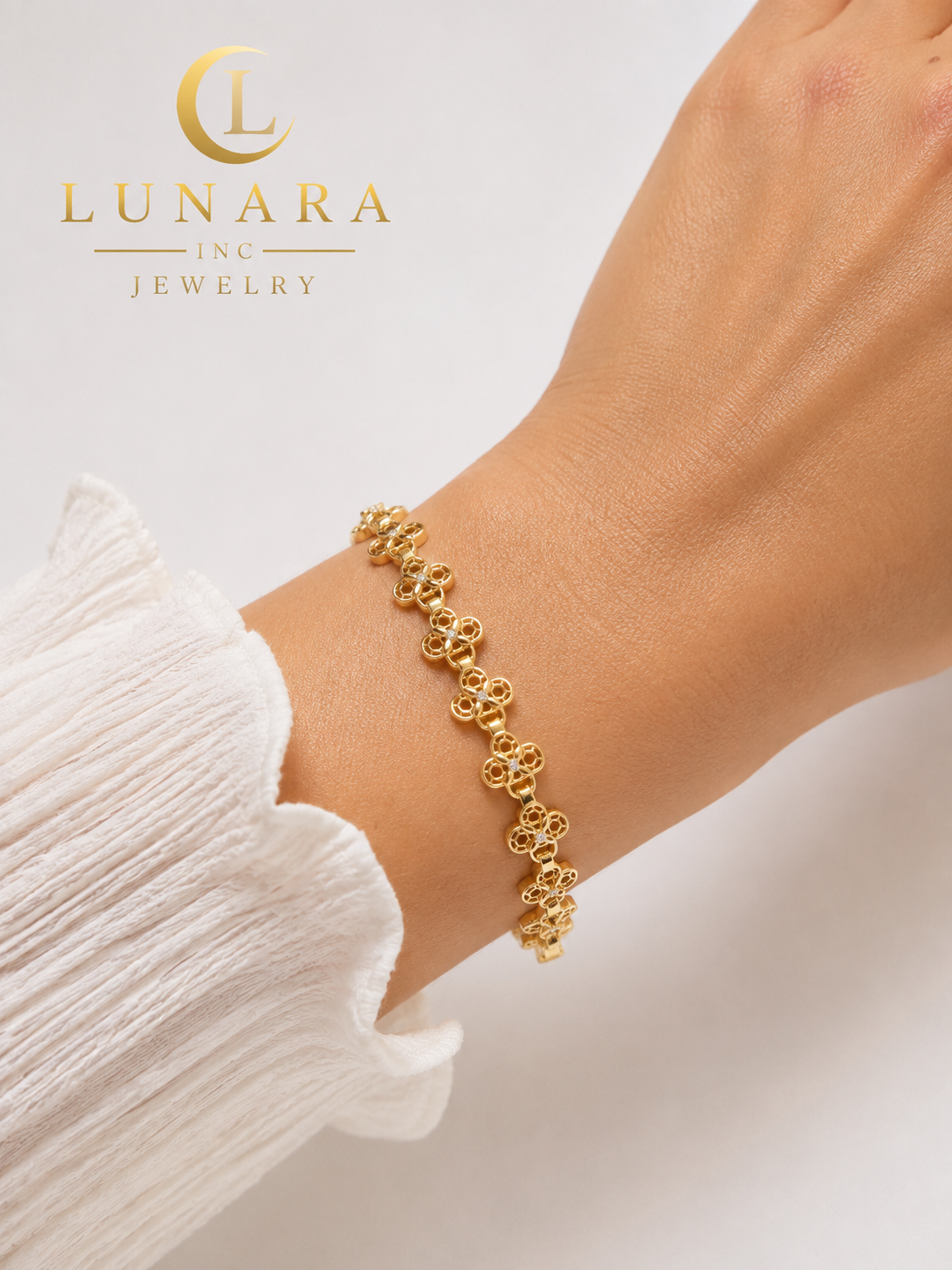 Golden Clover Link Bracelet