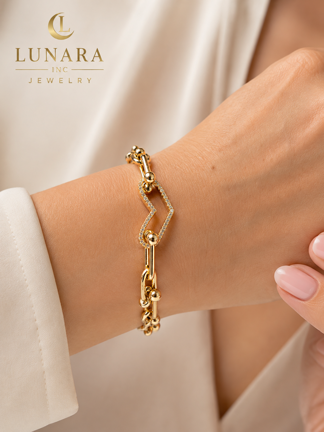 Golden Pavé Heart Link Bracelet
