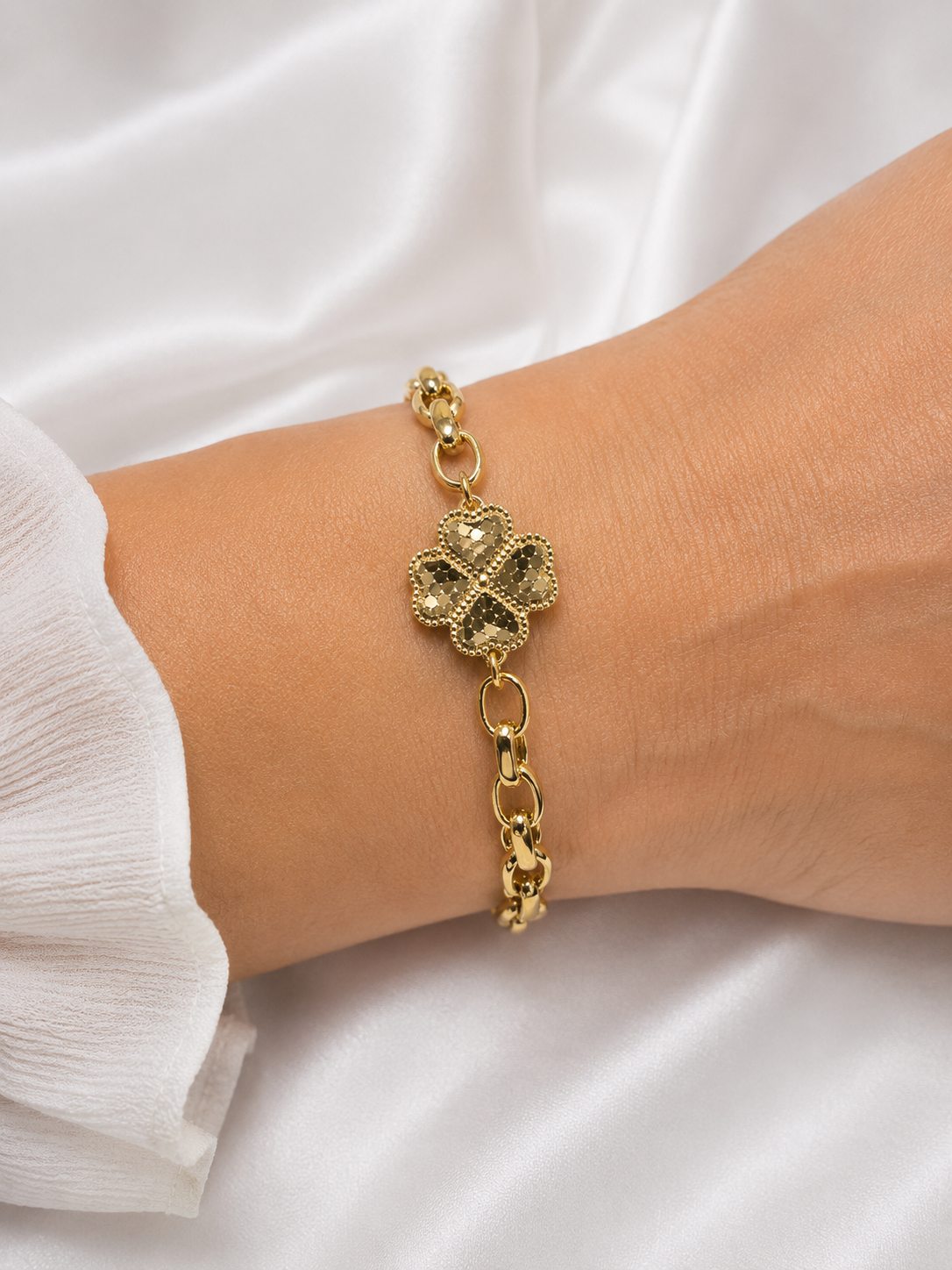 Lunara Lucky Clover Gold Bracelet