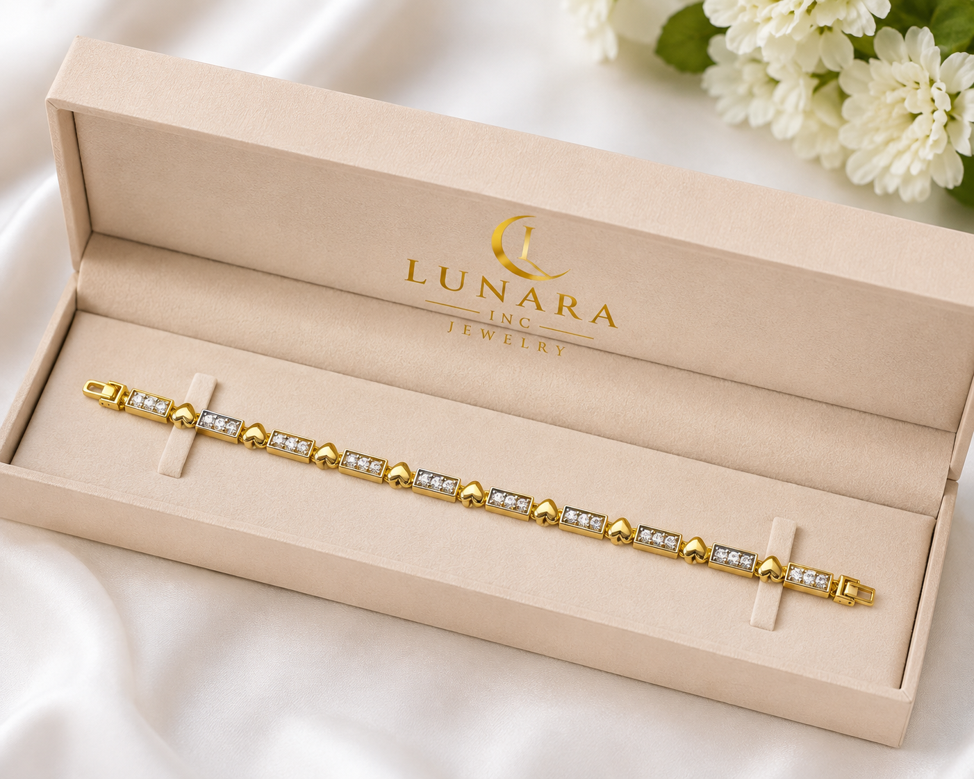 Lunara 18K Gold Heart & Zirconia Box Bracelet