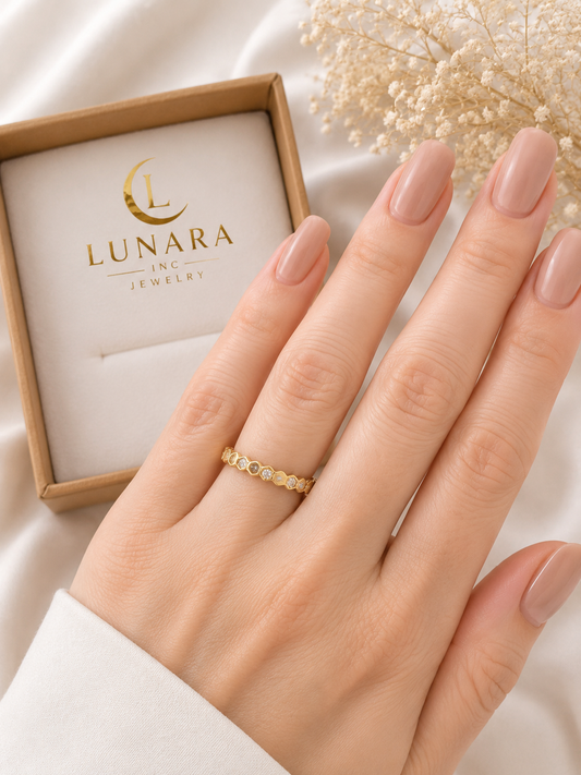 ✨ Golden Honeycomb Zirconia Ring