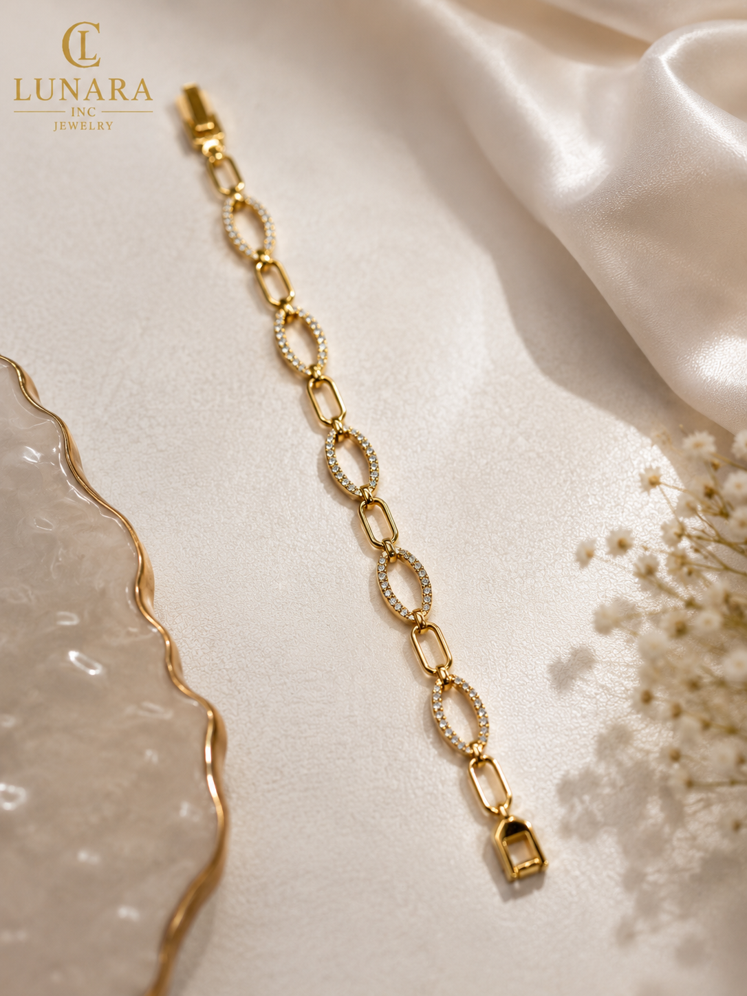 Lunara Oval Radiance Bracelet