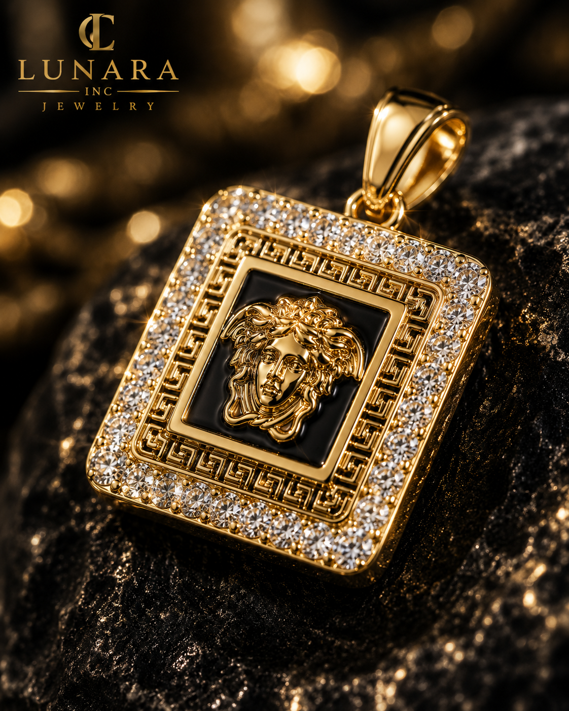 Medusa Royale Pendant ✨