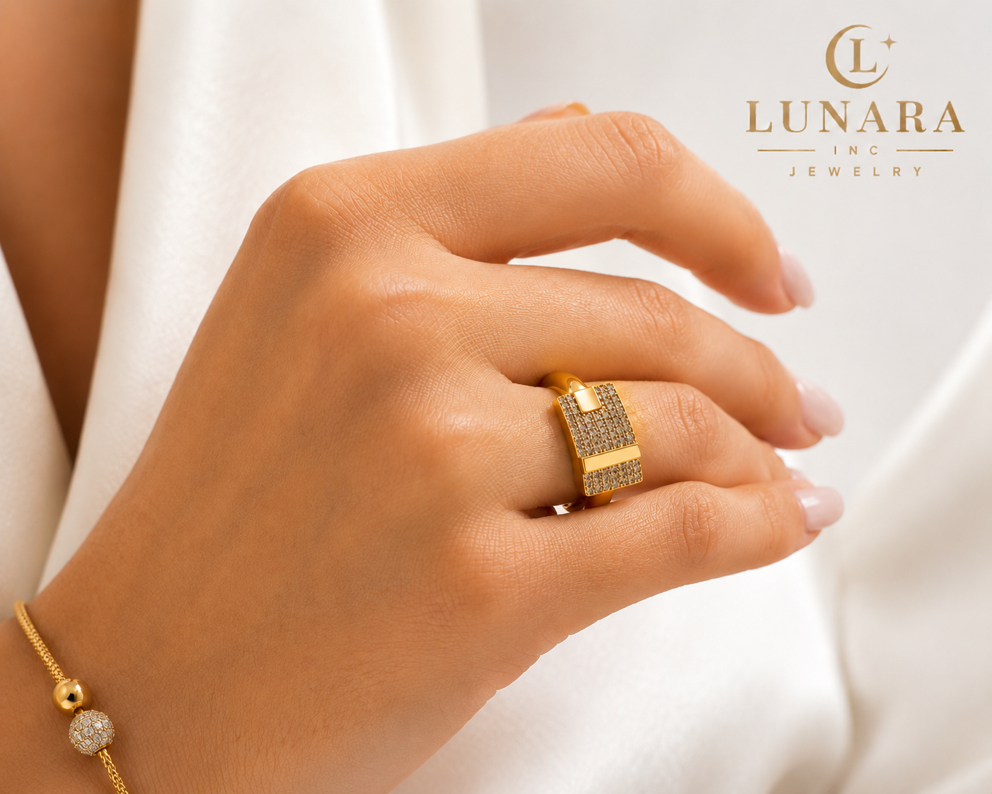 Lunara Emerald Royale Ring