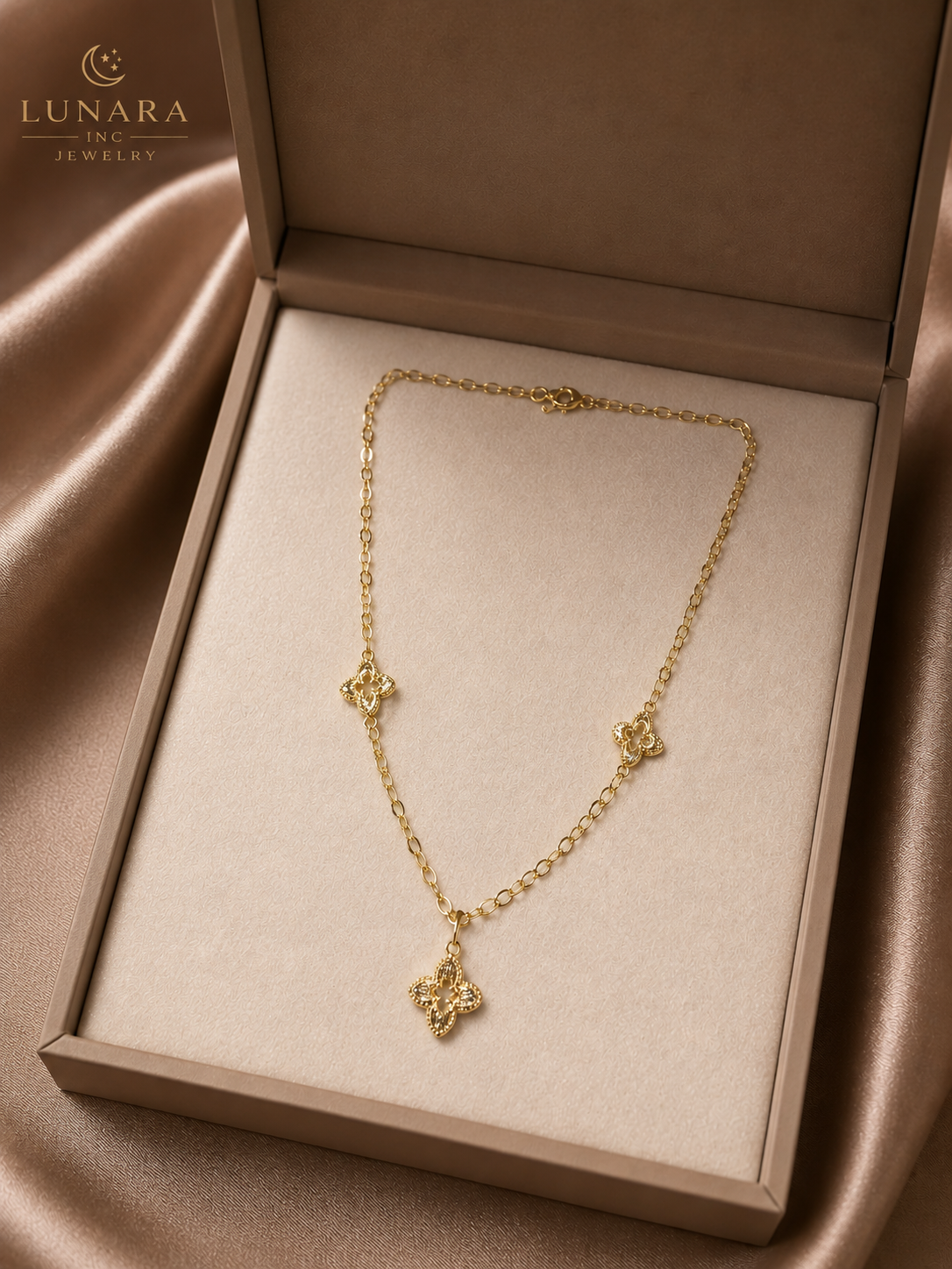 Lunara Clover Elegance Necklace
