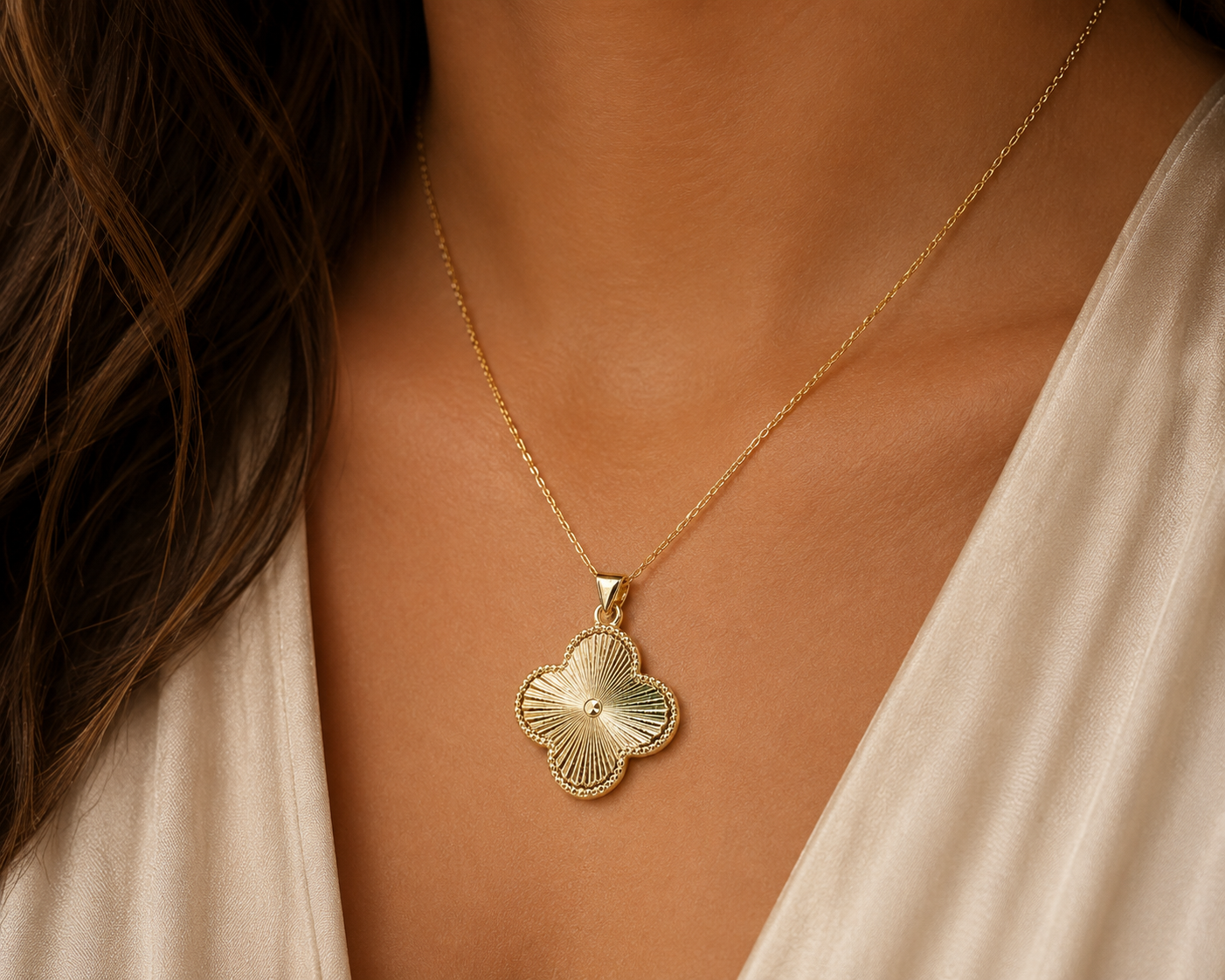 Lunara Soleil Clover Pendant