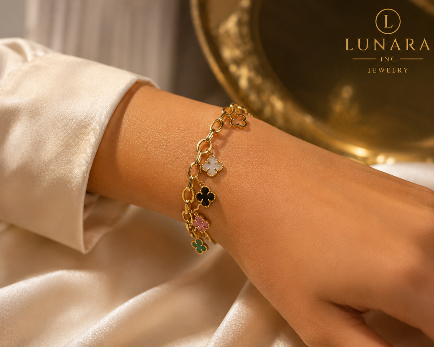 Luxury Clover Charm Bracelet ✨